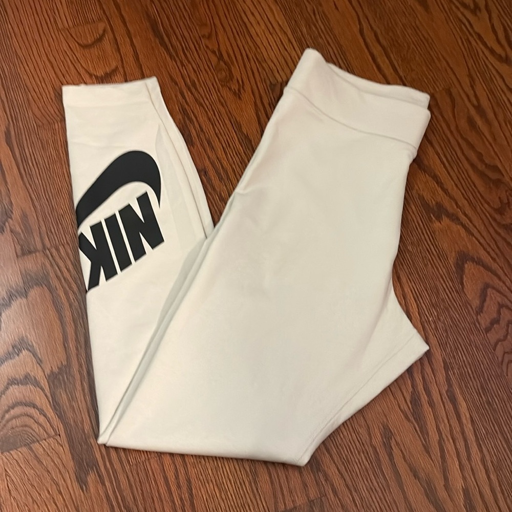 Nwot Nike Leggings
